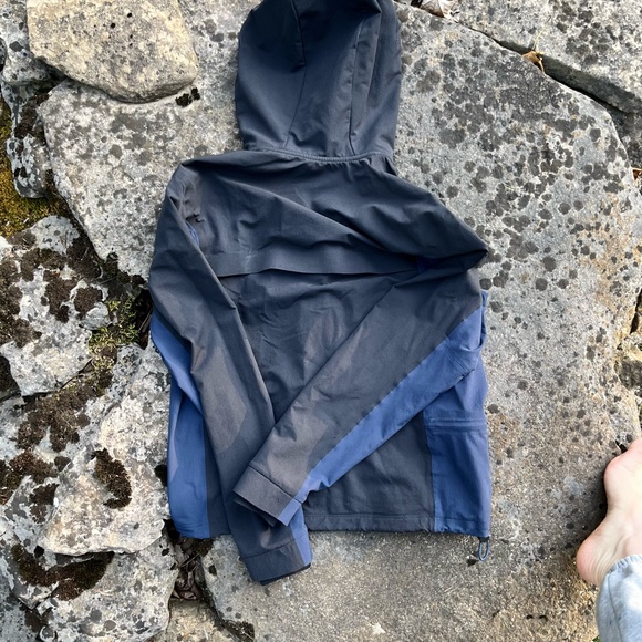 Outdoor Voices RecTrek Hooded Softshell Jacket EXTRA SMALL Colorblock Stretch - Picture 3 of 8